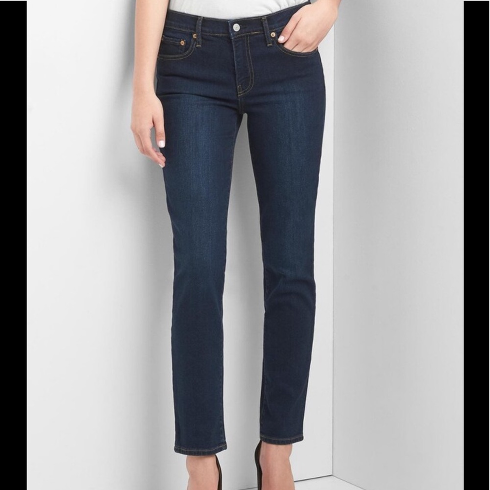 Gap “real straight” denim jeans dark wash
